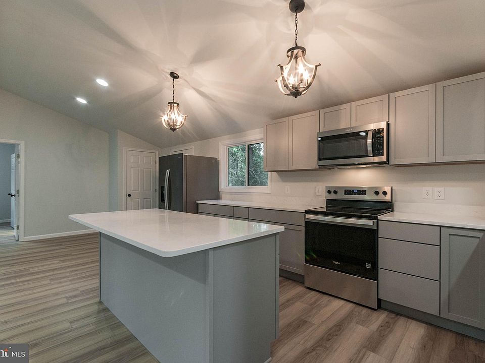 388 Fragrance Ln, Hedgesville, WV 25427 | MLS #WVBE2043400 | Zillow