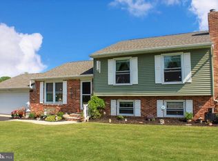 20 Elm Dr, Carlisle, PA 17013