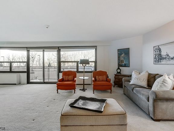 3rd image of 2 Claridge Dr #1GE-113