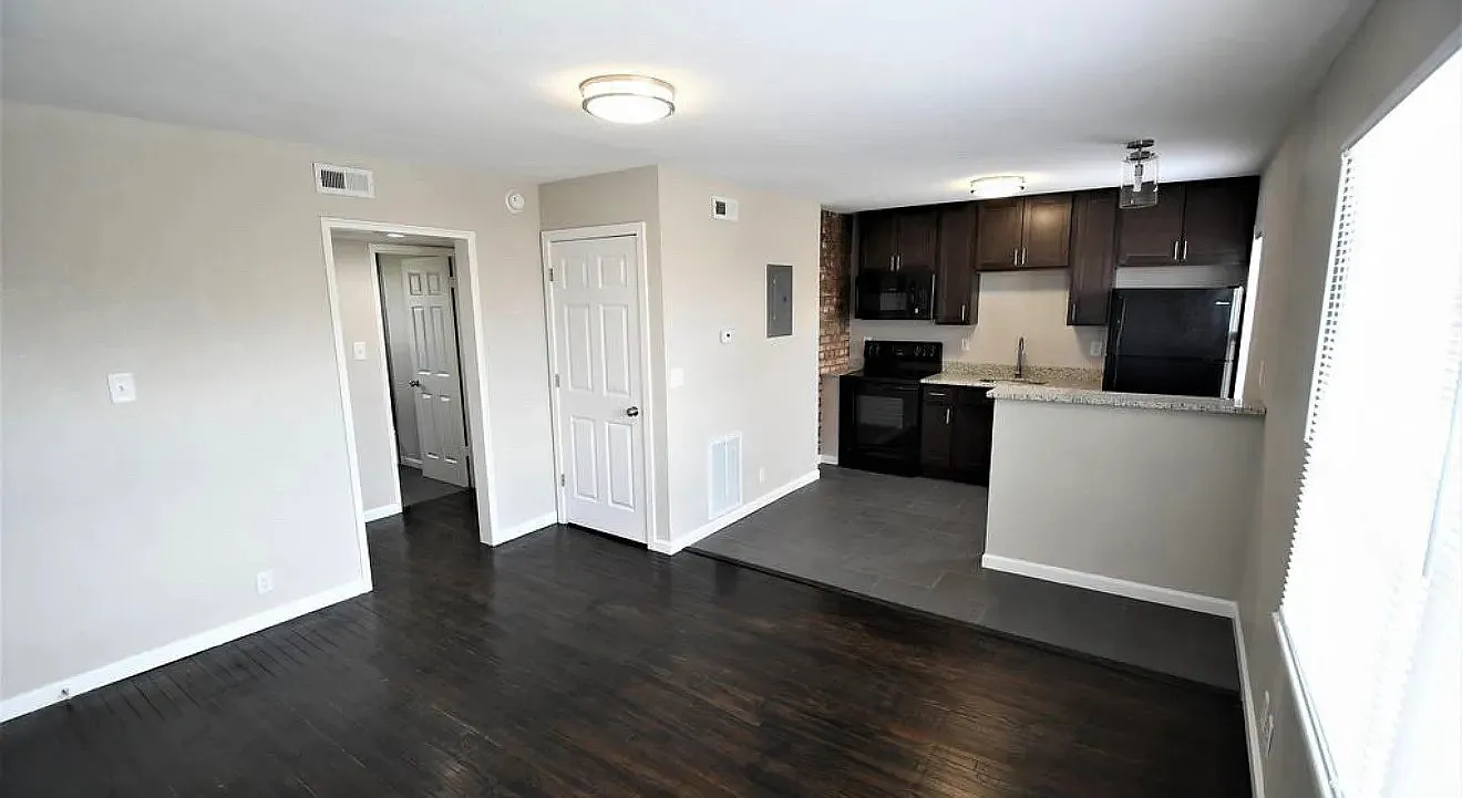 1 bed, $995 — Photo 3