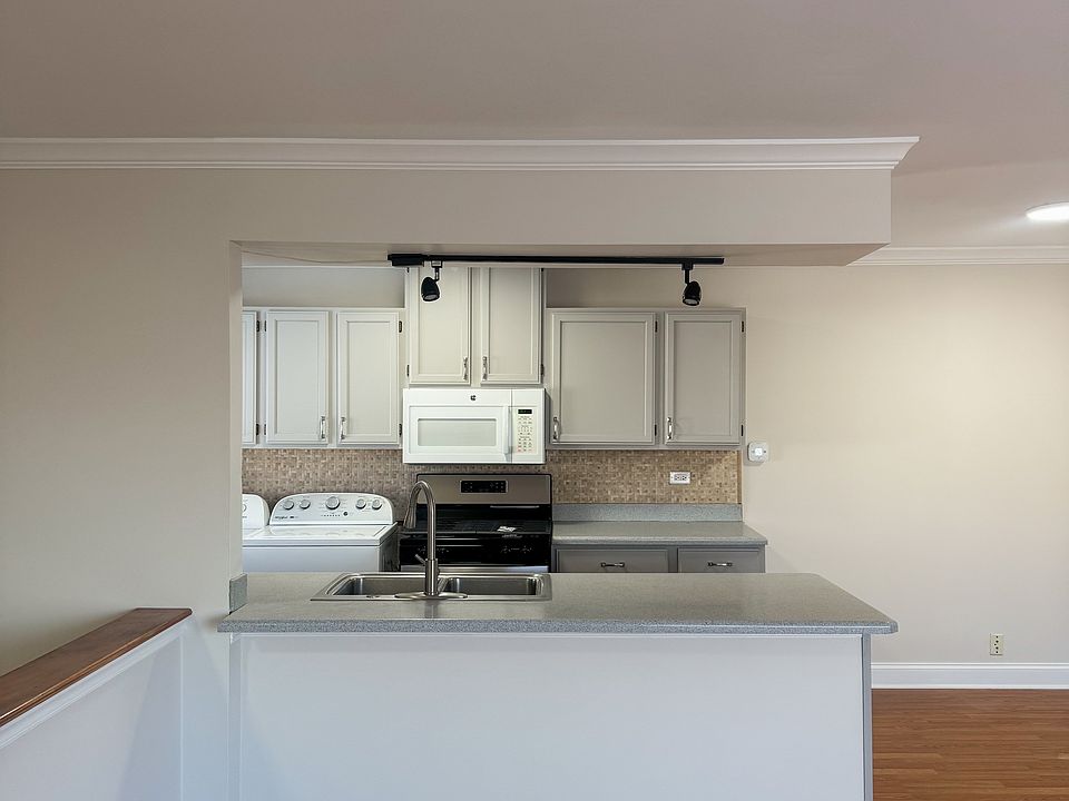 1st image of 1357 Cove Dr #1