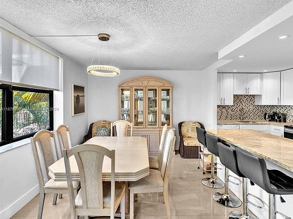5th image of 20401 NE 30th Ave APT 310-8
