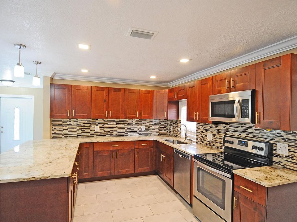 1st image of 7707 SW 8th Street