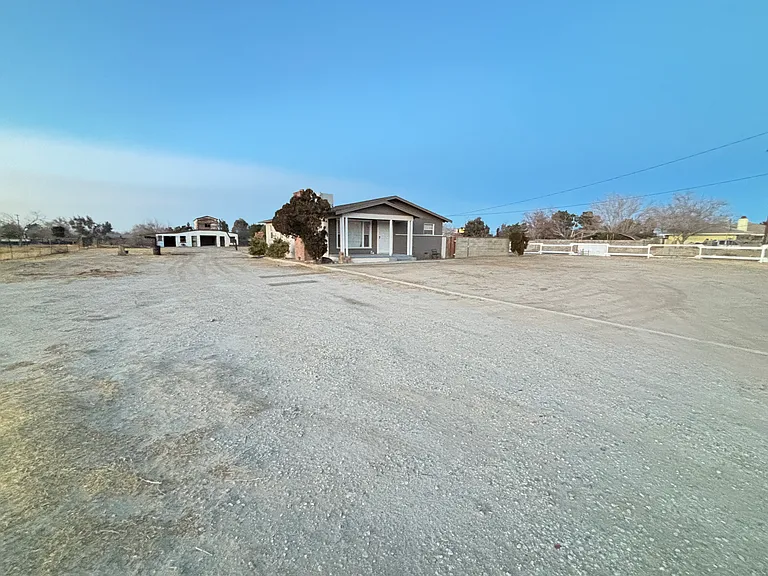 10357 E Avenue R8 — Photo 1