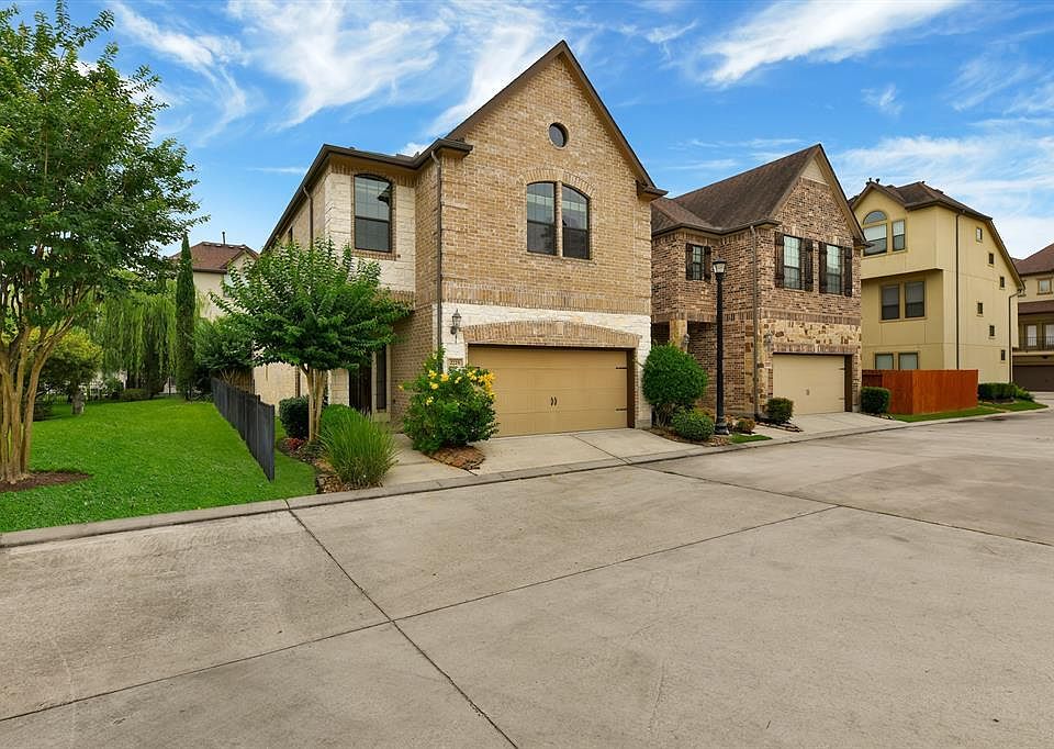 1st image of 2725 Kings Retreat Cir