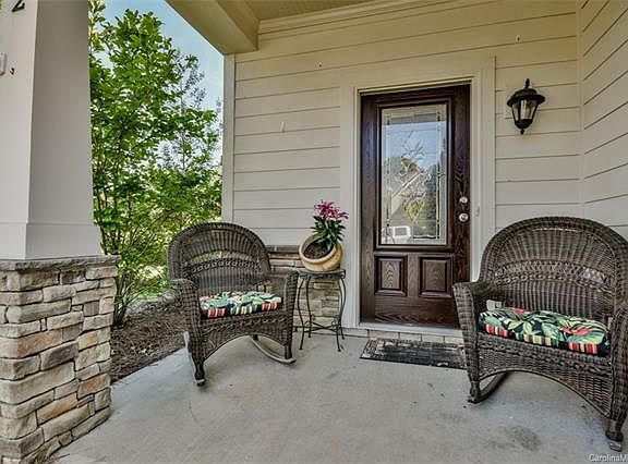 3rd image of 162 Aztec Cir