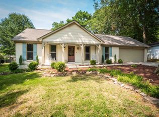 296 W Lawnwood Dr, Collierville, TN 38017