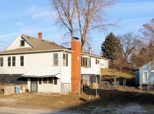 110 1st St, Matherville, IL 61263