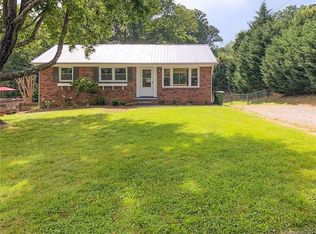 31 Wagon Rd, Asheville, NC 28805