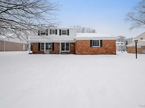 36751 Lansbury Ln, Farmington, MI 48335
