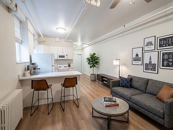 4th image of 14 Orkney Rd APT 1B