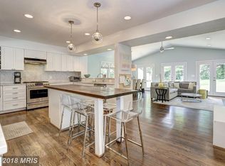 9811 Holmhurst Rd, Bethesda, MD 20817