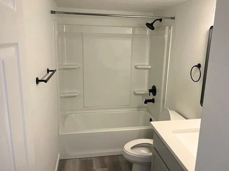 685 N Leverett Ave — Photo 12
