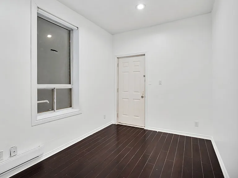 3 Spencer Ave — Photo 9