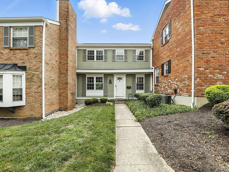 1st image of 13 Applewood Dr