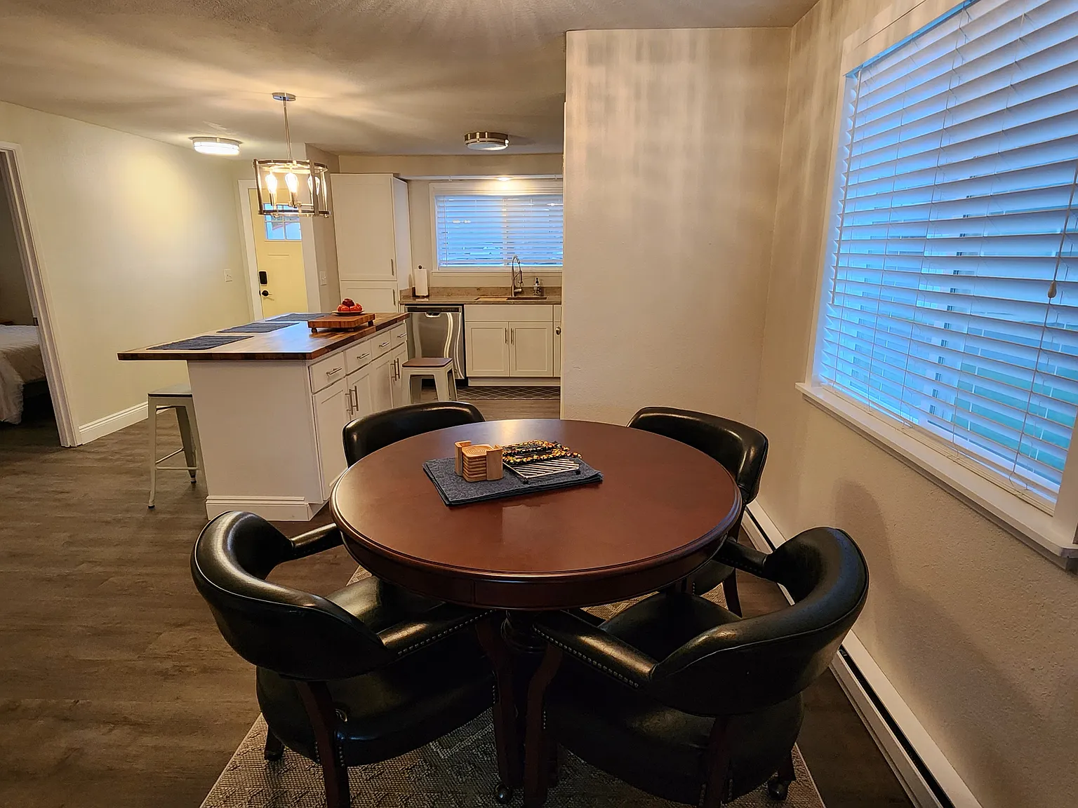 2 bed, 1000 sqft, $1,950 — Photo 2