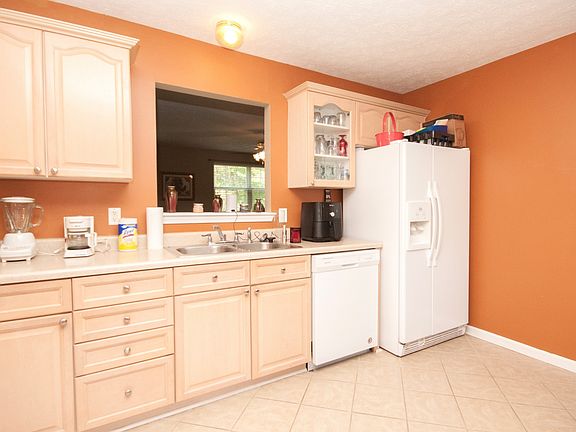 3rd image of 3560 Seneca Forest Dr