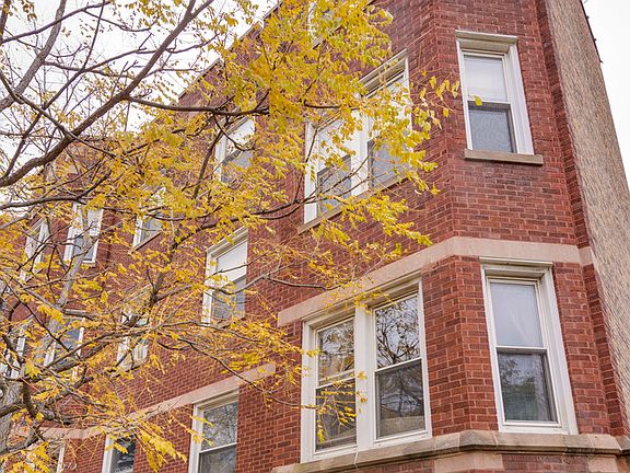 2nd image of 1730 W Foster Ave APT 1W