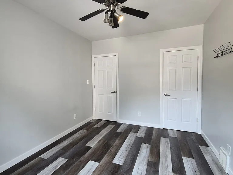 104 Mississaga St W #1 — Photo 9