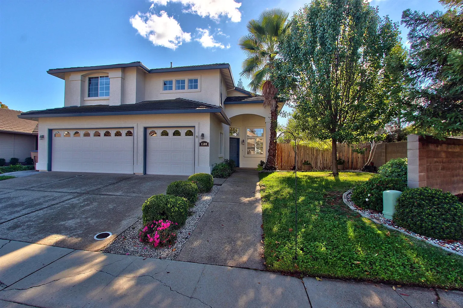 1500 Cobblestone Dr photo 1