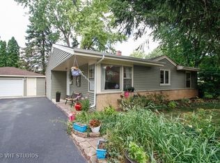 720 Thomas Ct, Mundelein, IL 60060