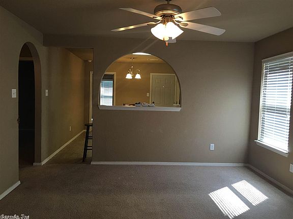 4th image of 704 Saunders Dr