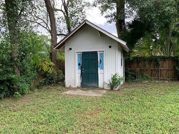 4th image of 7032 Fontainebleau Cres