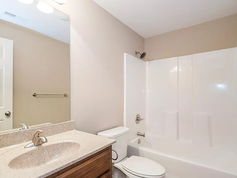 Parkway Oaks Townhomes and Duplexes — Photo 59