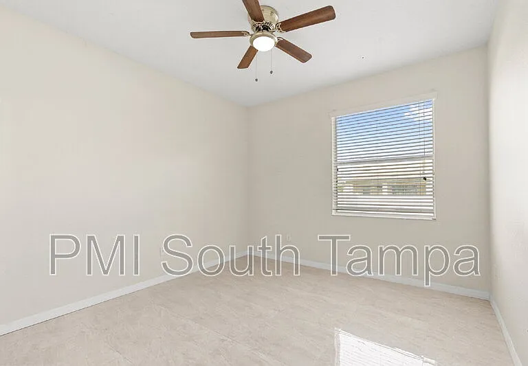 11403 Holmbridge Ln — Photo 24