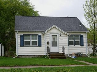 2828 E 4th St, Waterloo, IA 50703