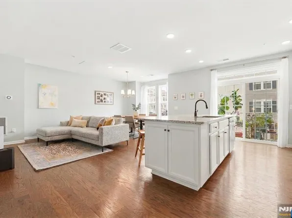 130 Wesmont Dr, Wood-ridge, NJ 07075