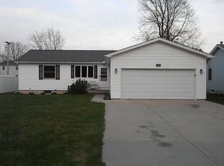 1585 Pug Rd, Saint Clair, MI 48079