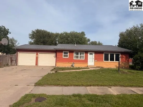 311 S Main St, Canton, KS 67428