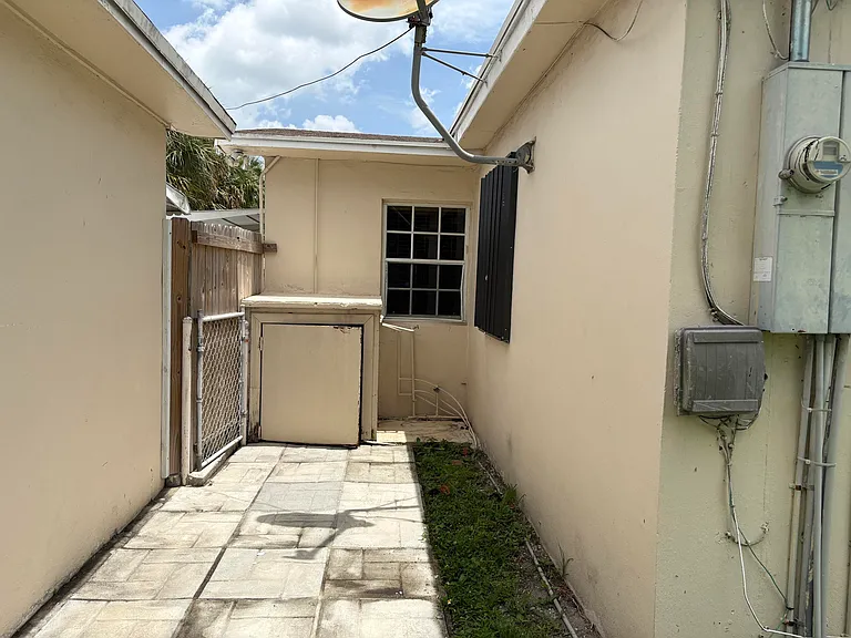 706 Glenn Pkwy #REAR — Photo 4