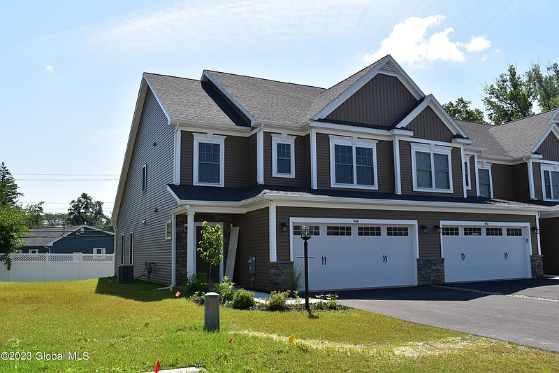 3rd image of 48 Hillard Lane