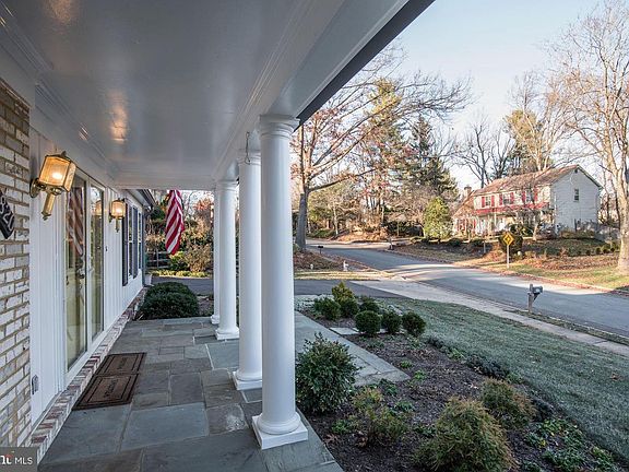 4th image of 10820 Larkmeade Ln