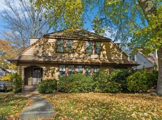529 Wyndham Rd, Teaneck, NJ 07666