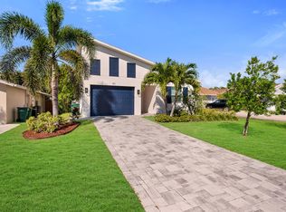 811 108th Ave N, Naples, FL 34108