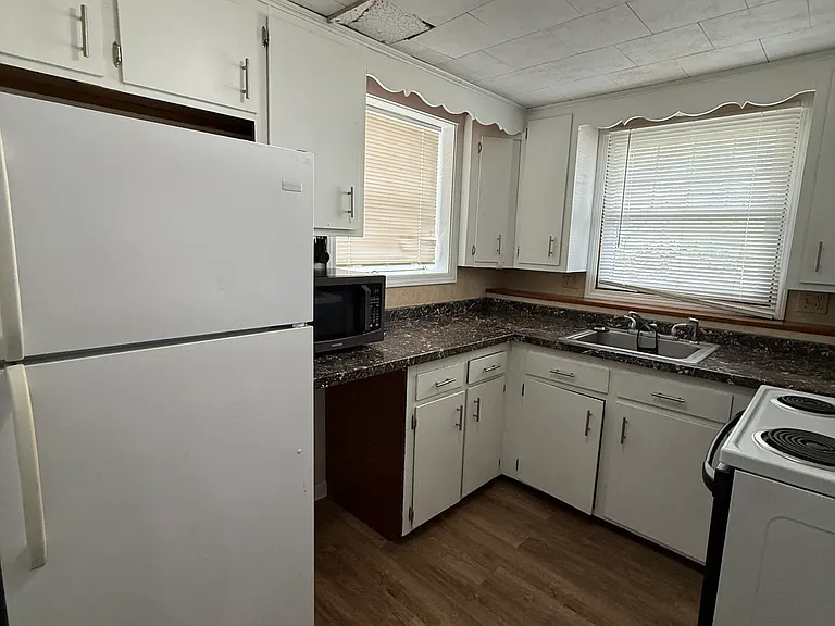 4 Strafford Rd #2 — Photo 12