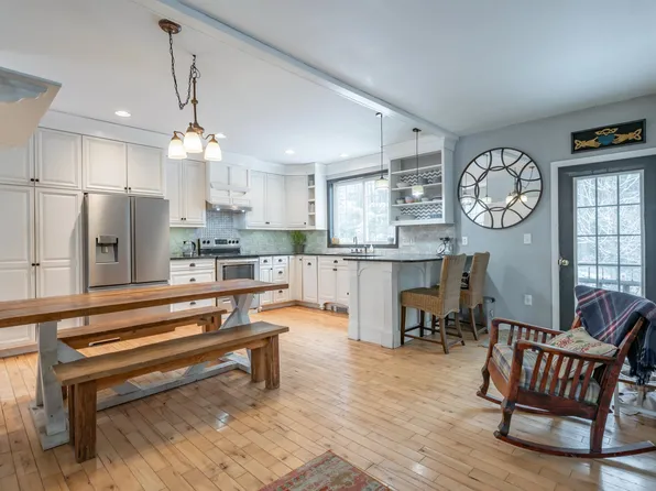 133 Raymond Road, Deerfield, NH 03037