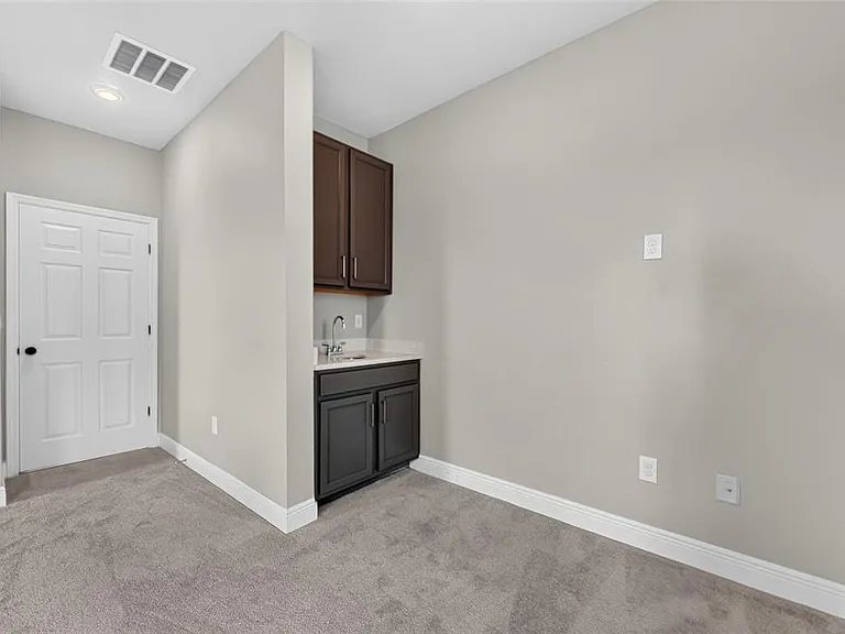 9597 Cavendish Dr — Photo 18