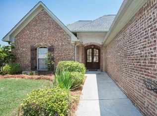 102 Wells Ct, Canton, MS 39046
