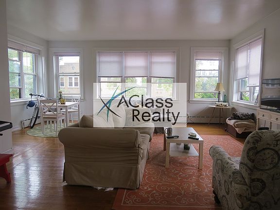 2nd image of 3070 36th St #2F