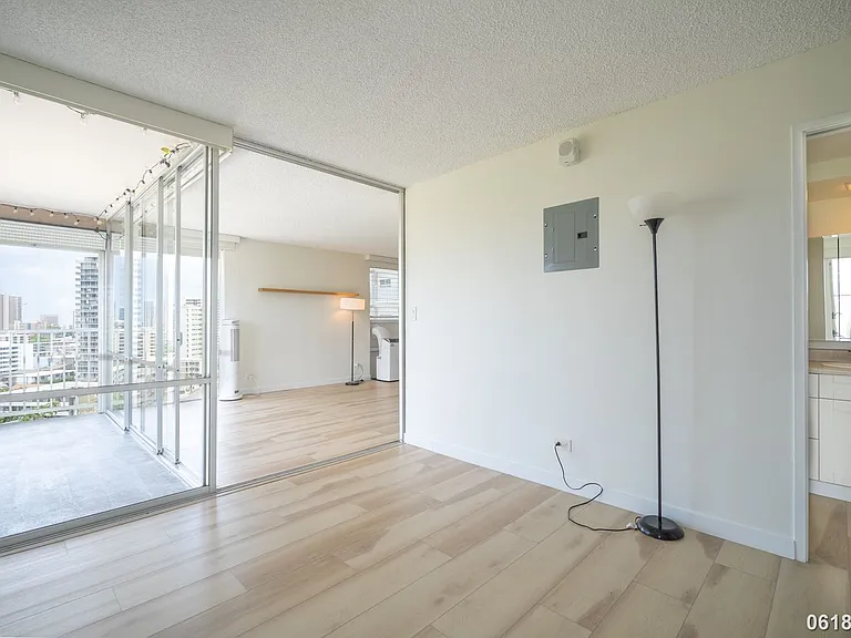 1617 Keeaumoku St #1005 — Photo 27
