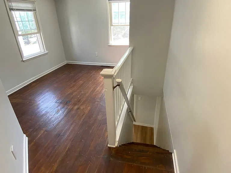 1902 Delaware Ave #B — Photo 3