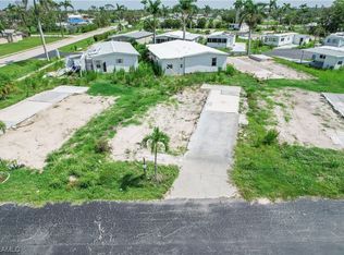 107 Maple Ln, Fort Myers, FL 33908