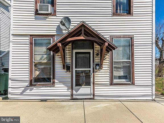 2nd image of 113 E Main St