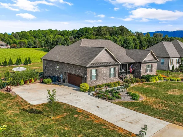 613 Majestic Mountains Blvd, Walland, TN 37886