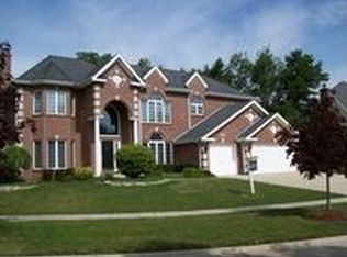 680 Oak St, Roselle, IL