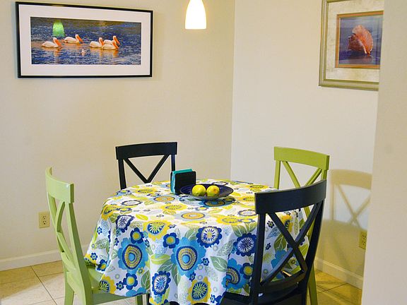 Dining/Office nook area